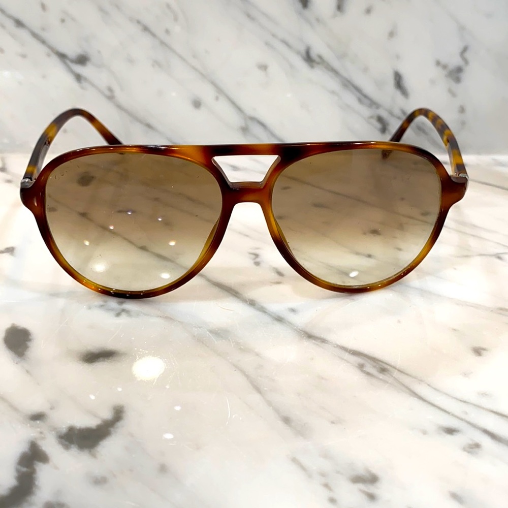 LIKE NEW tortoise shell Gucci aviator sunglasses